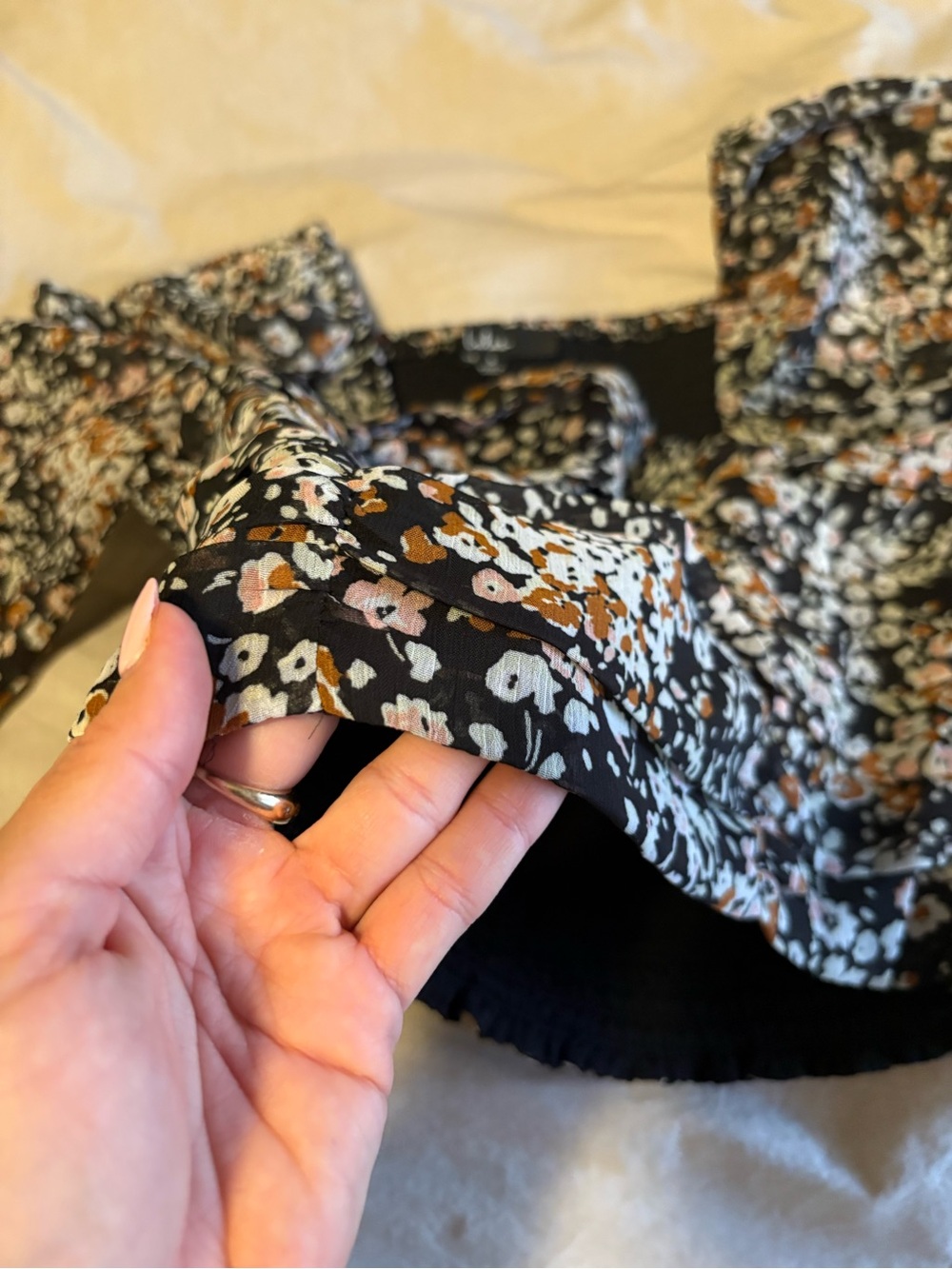 Lulu's Black Floral Square-Neck Puff Sleeve Crop Top - Picture 10 of 16